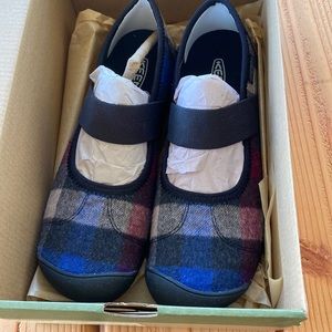 Keen brand new Sienna Plaid still have packing and in box Size 8.5
